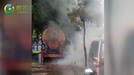椰视频 | 海口城区有人在车旁放鞭炮后续：警方查清为洒水车（海口放烟花被警察抓的结果）